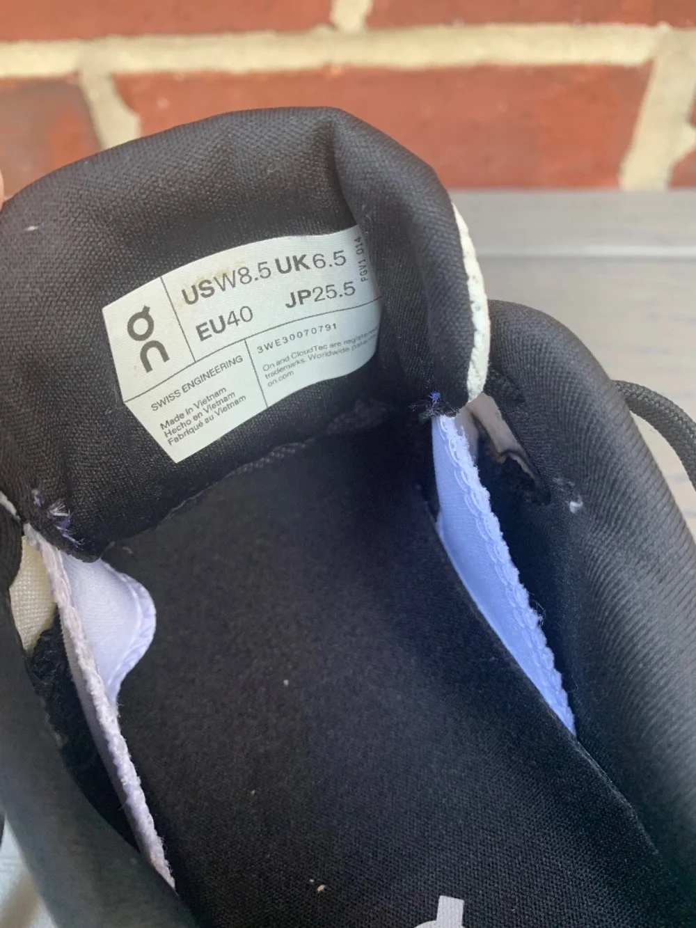 On Running Cloud X3 Sneakers